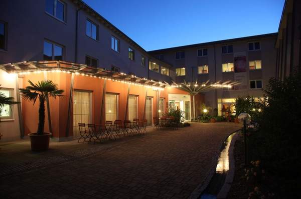 Schwarzwaldhotel Gengenbach Nachtaufnahme